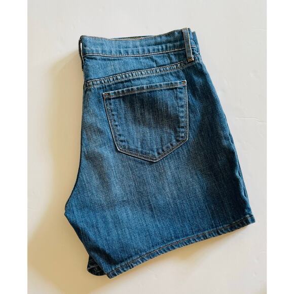 Old Navy Size 4 5" inseam The Boyfriend Denim Jean Short Deep Sea - Picture 1 of 7
